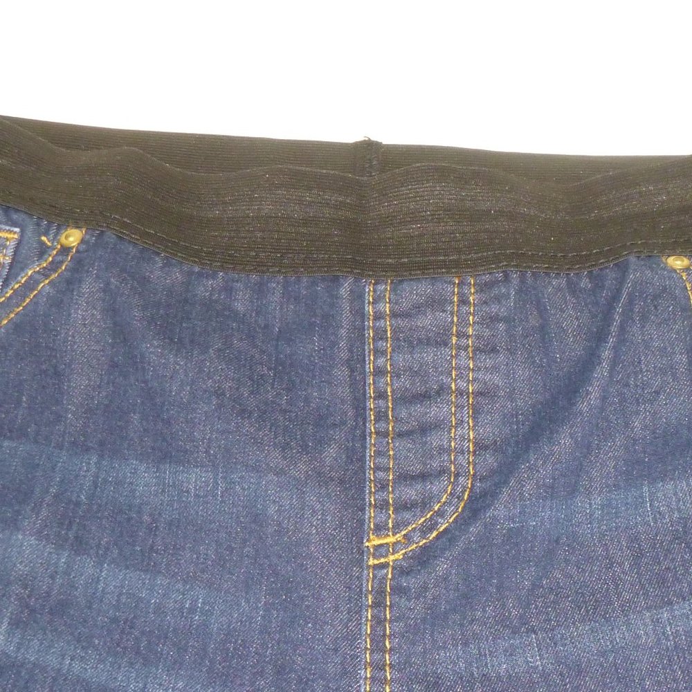 INC- Women's pull-on stretch jeans